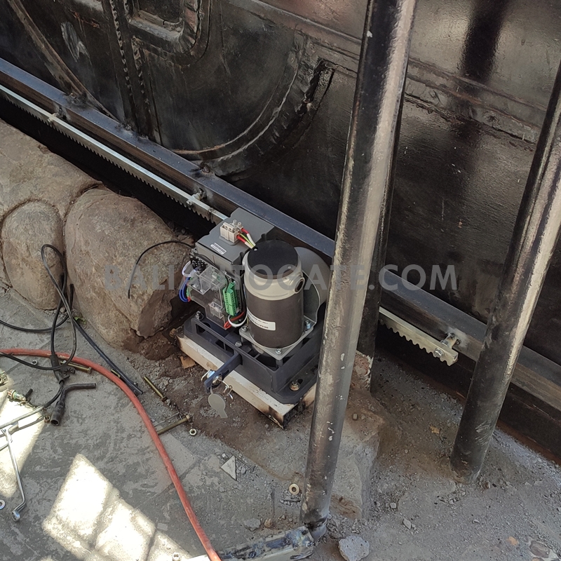 Mesin Gerbang Otomatis di Bali