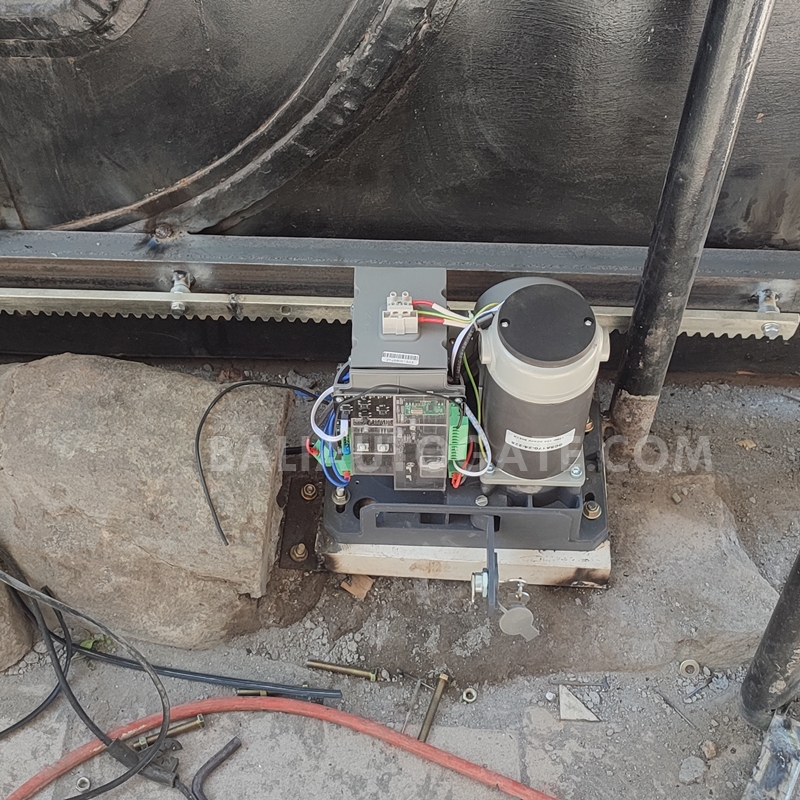 Mesin Gerbang Otomatis di Bali